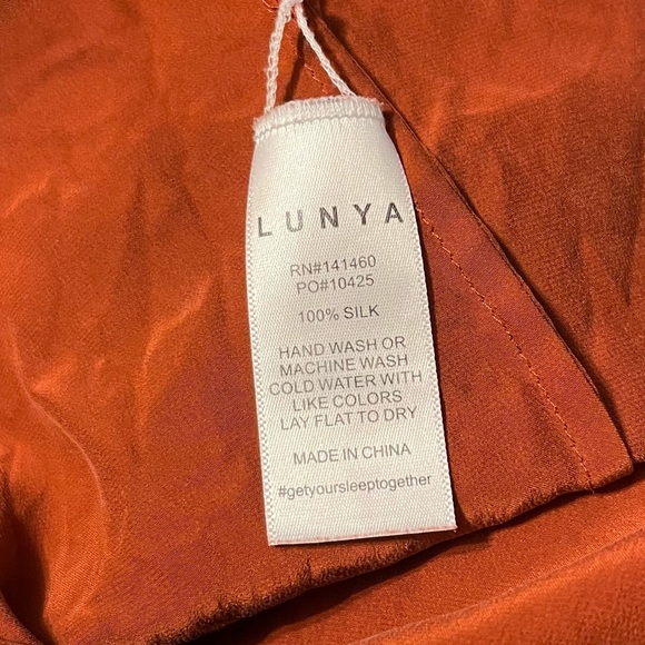 LUNYA Washable Silk Set in Ground Cinnamon - Picture 7 of 8